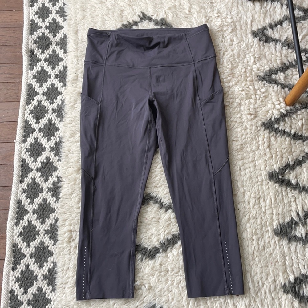 Purple cropped lululemon leggings 8 with pockets
